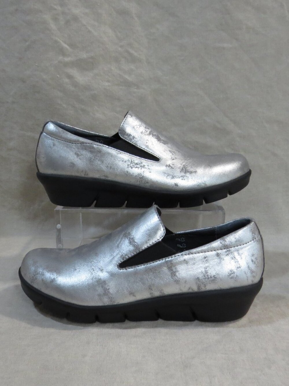 WOLKY Mesita Metallic Silver Leather SlipOn Shoes SIZE 41 (US 9.5) Comfort Shoe